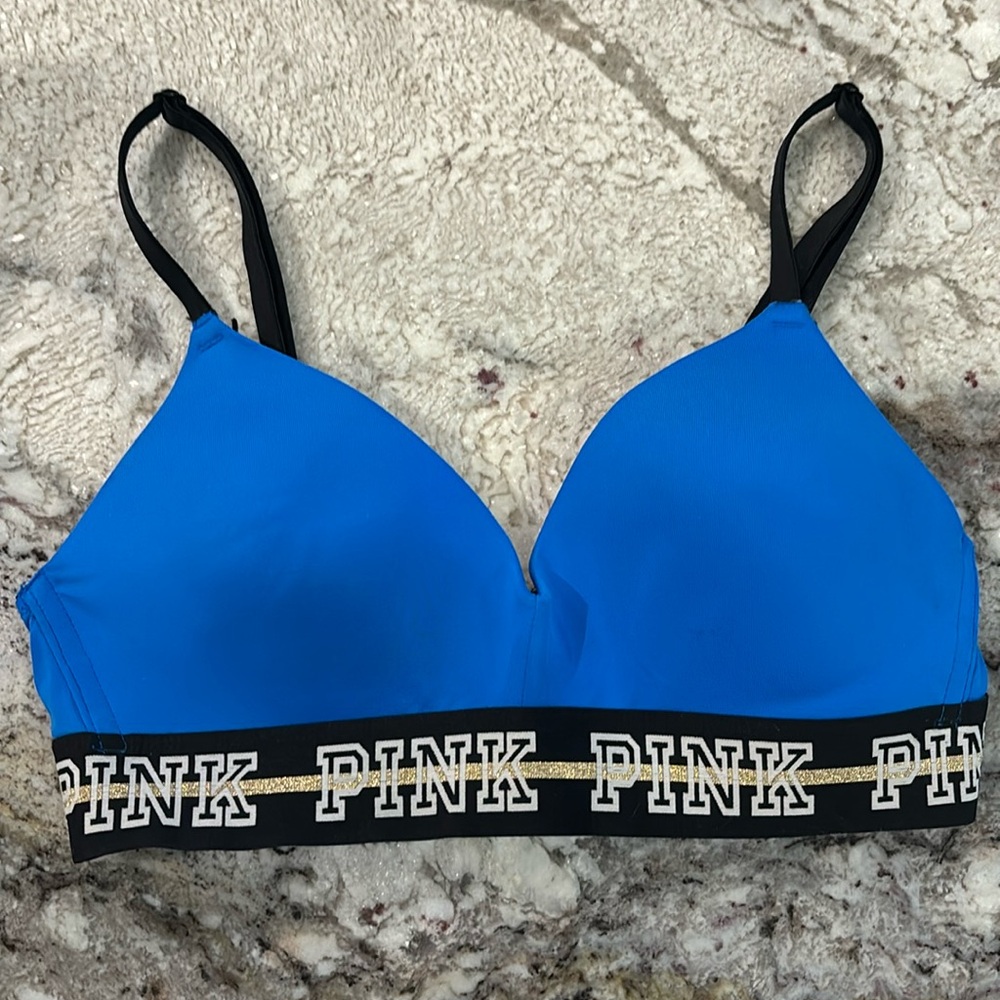Victoria’s Secret Pink wear everywhere bra. 32B